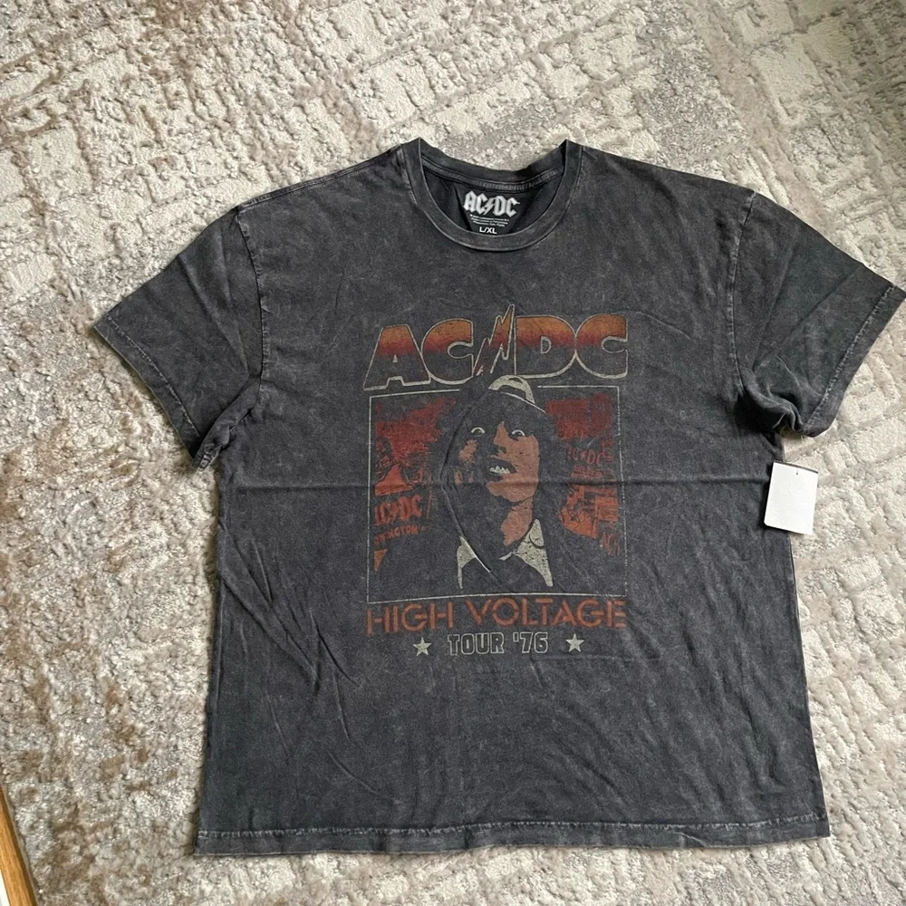 AC/DC Mens XL graphic acid wash tee shirt MENS NEW NWT ‘75 voltage tour shirt - Picture 1 of 6